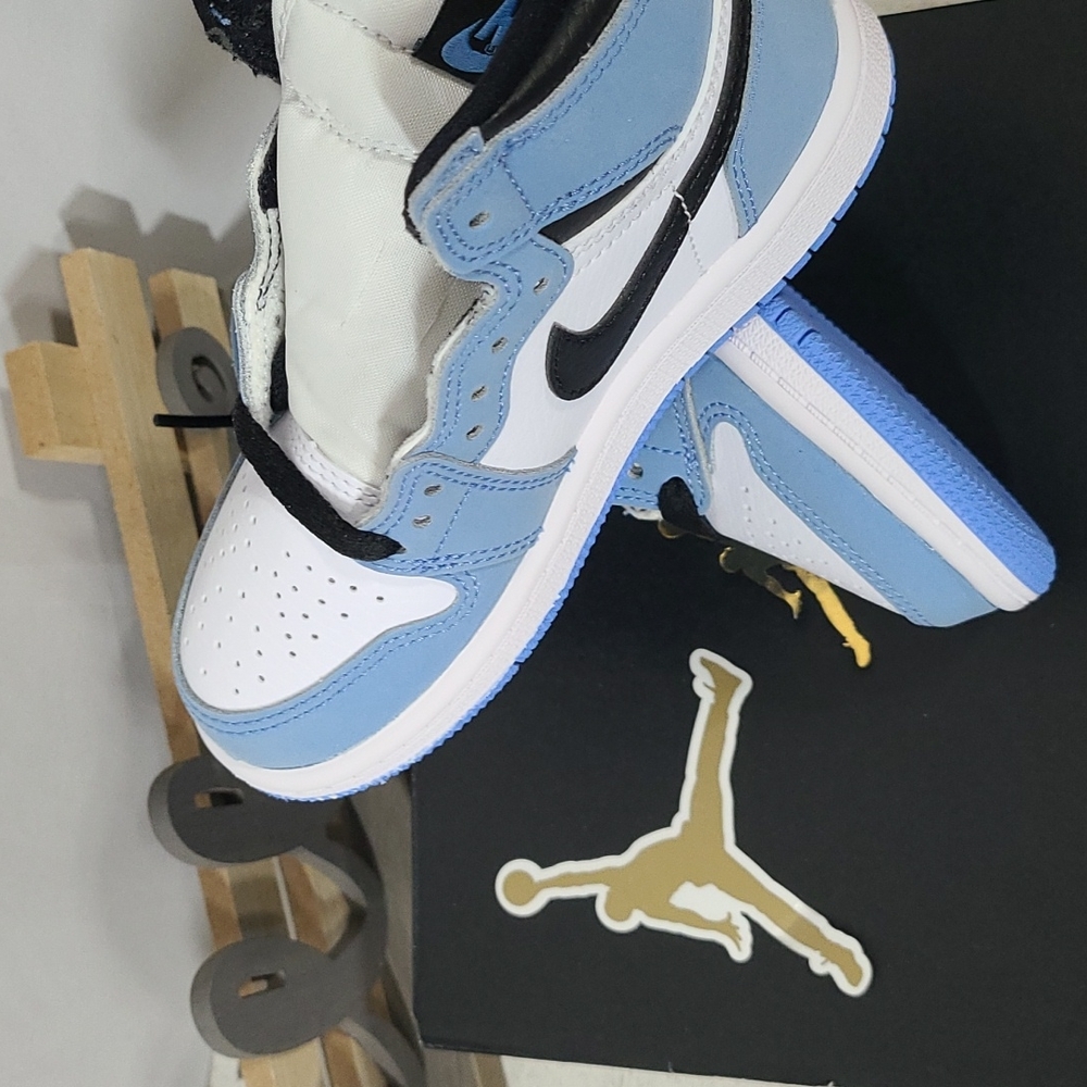 Jordan 1 Retro High Top OG - Picture 8 of 9